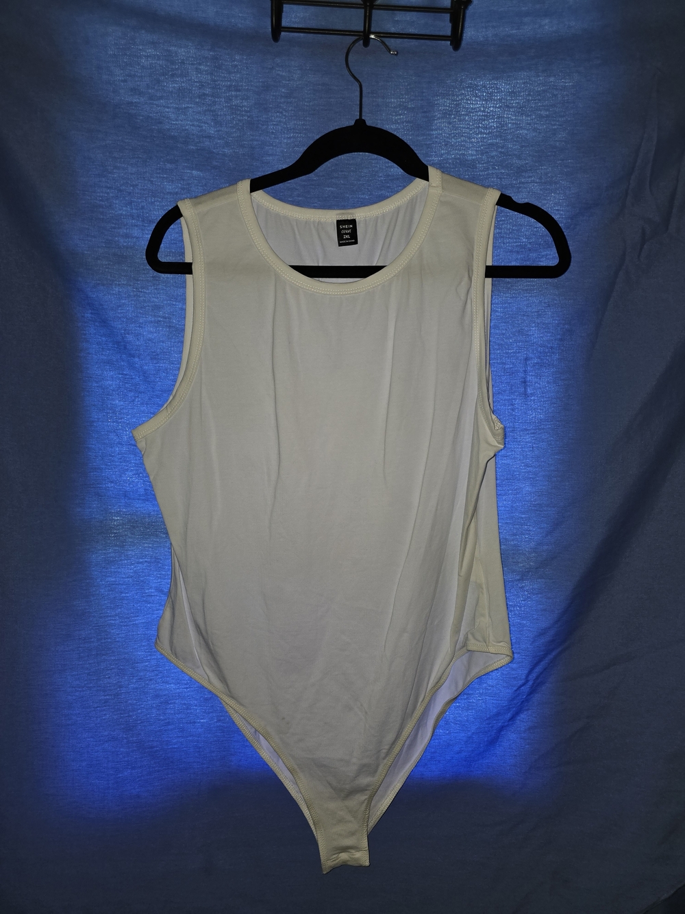 SHEIN White Sleeveless Scoop-Neck Bodysuit